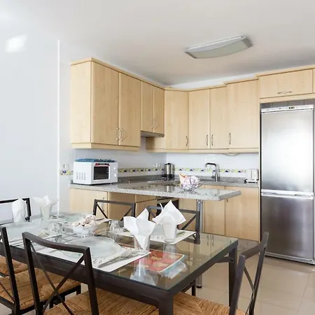 Homelike Las Vistas Beach Views